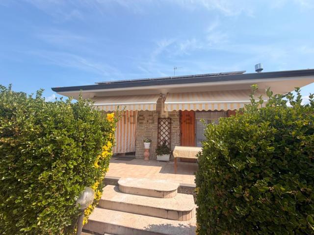 Villetta indipendente in vendita di 227 m²