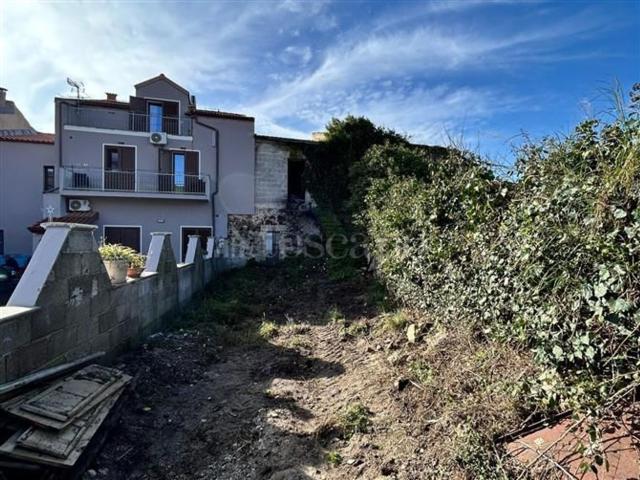 Villetta indipendente in vendita di 227 m² in Via Carlo Felice