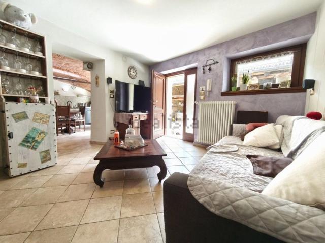 Villetta indipendente in vendita di 227 m² in Via del Vescovo, 53