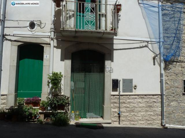 Villetta indipendente in vendita di 227 m² in Via Firenze, 12