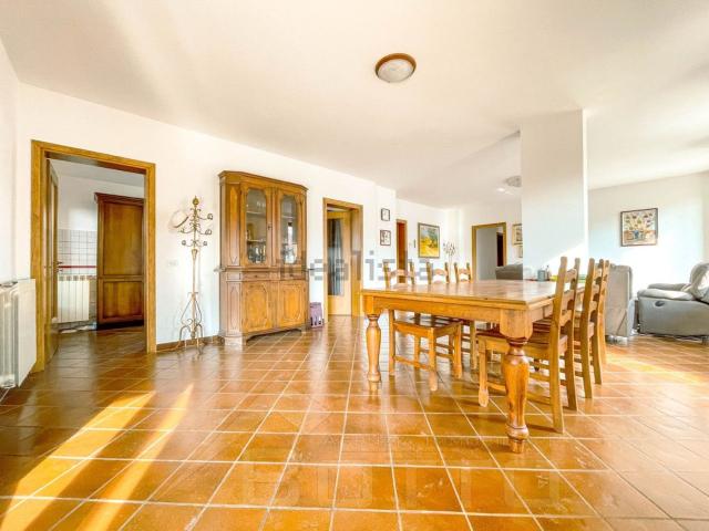 Villetta indipendente in vendita di 227 m² in Via Leonardo Da Vinci, 14