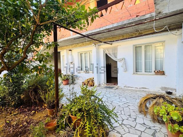 Villetta indipendente in vendita di 227 m² in Via Salvatore Mannironi, 6