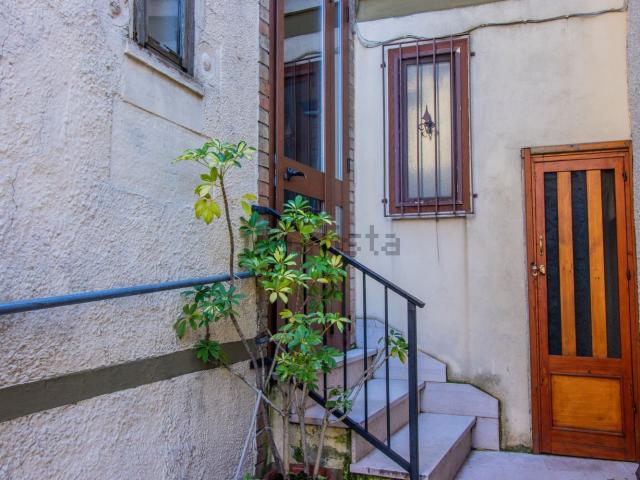 Villetta indipendente in vendita di 227 m² in Vico I Roma, 32