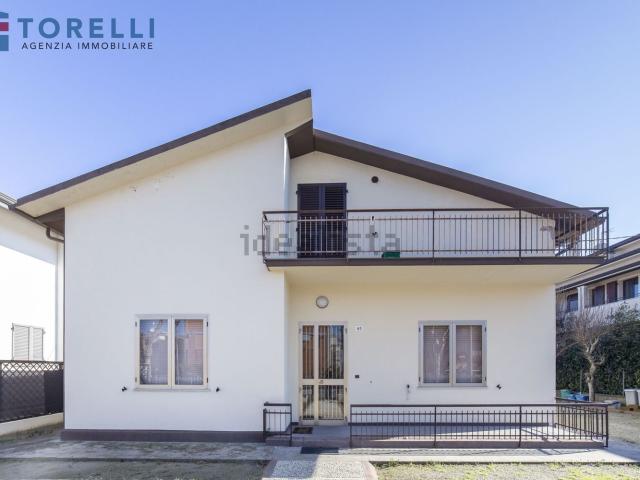 Villetta indipendente in vendita di 228 m² in Via Marina, 115