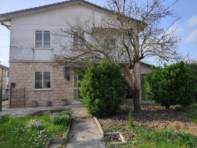 Villetta indipendente in vendita di 228 m² in Via San Benini, 47