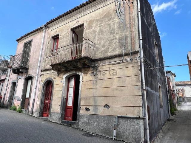 Villetta indipendente in vendita di 229 m² in Via Capuana, 66