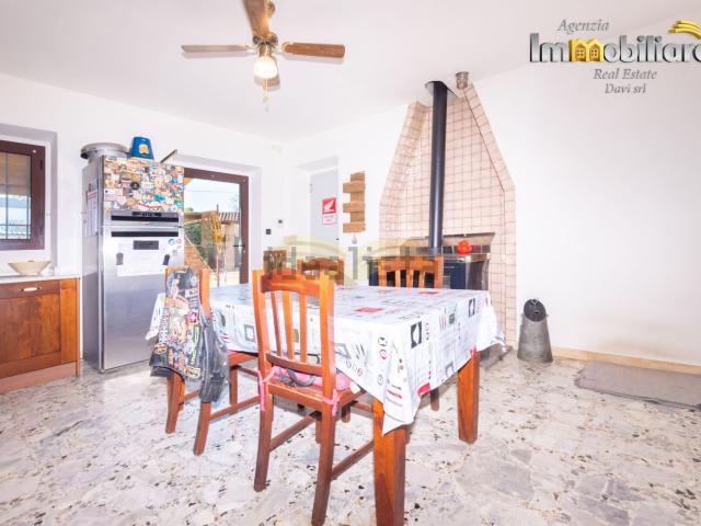 Villetta indipendente in vendita di 229 m² in Via Alessandria