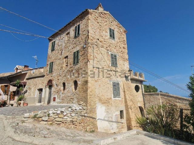 Villetta indipendente in vendita di 229 m² in Via Beata Lavinia Sernardi, 10