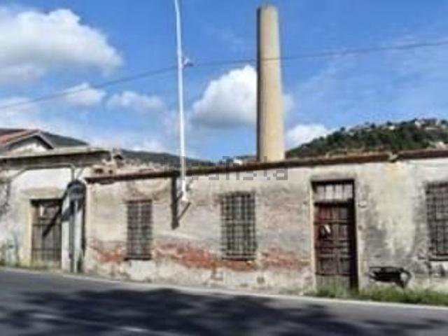 Villetta indipendente in vendita di 229 m² in Via del Piano, 1