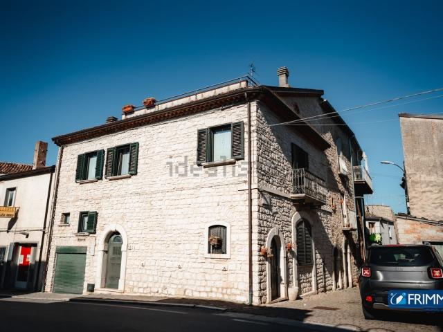 Villetta indipendente in vendita di 229 m² in Via Neviera