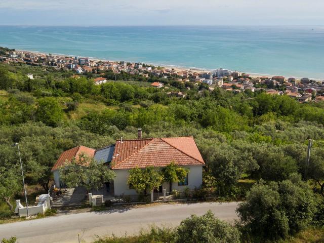 Villetta indipendente in vendita di 229 m² in Contrada Stagliano, 34