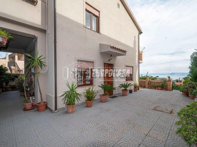 Villetta indipendente in vendita di 229 m² in Strada Provinciale 45
