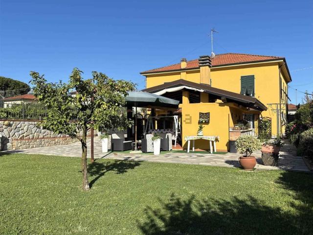 Villetta indipendente in vendita di 230 m²