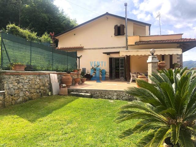 Villetta indipendente in vendita di 230 m²