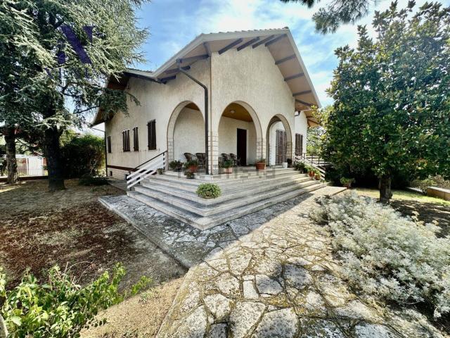 Villetta indipendente in vendita di 230 m²