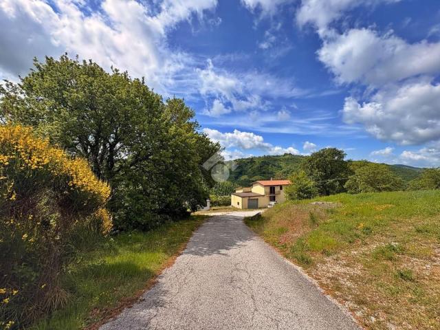 Villetta indipendente in vendita di 230 m² in Via Col del Lepre