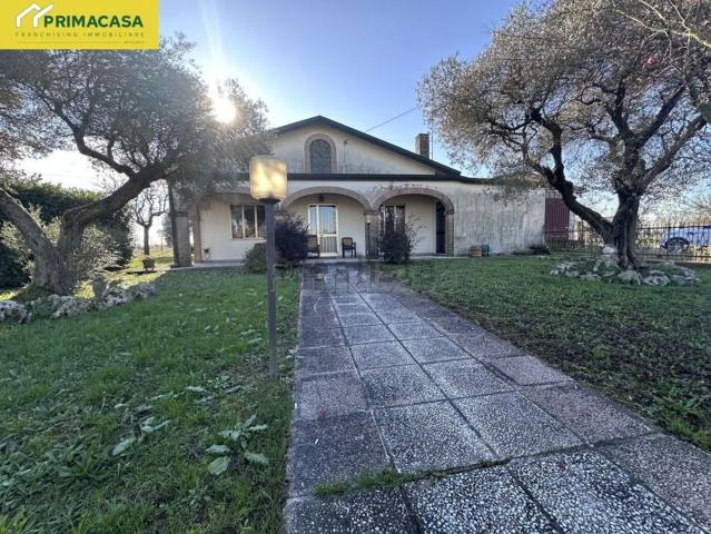 Villetta indipendente in vendita di 230 m² in Via Caltana, 68