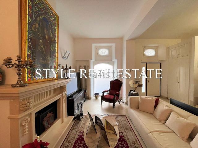 Villetta indipendente in vendita di 230 m² in Via Castello Maniace