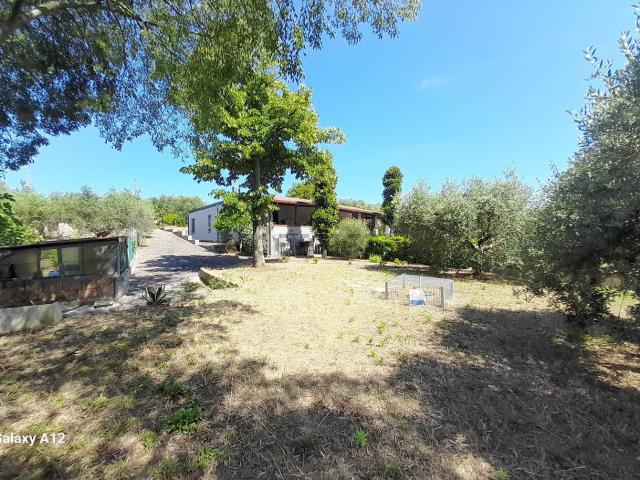 Villetta indipendente in vendita di 230 m² in Via Castellaccio