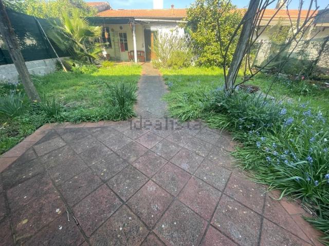Villetta indipendente in vendita di 230 m² in Via Ciro Menotti, 1