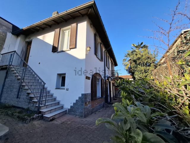Villetta indipendente in vendita di 230 m² in Via A. Volta
