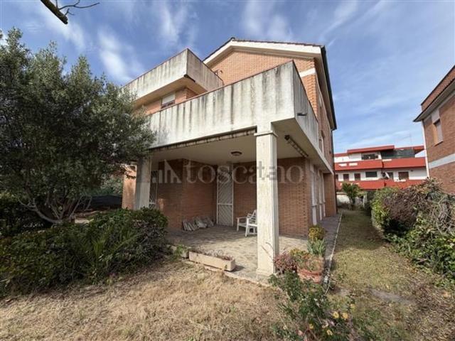 Villetta indipendente in vendita di 230 m² in Via Anchise