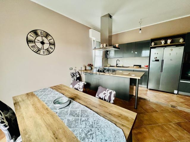 Villetta indipendente in vendita di 230 m² in Via Bellaria