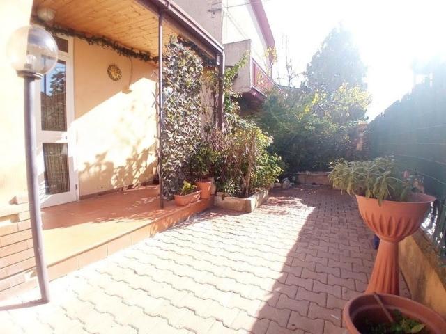 Villetta indipendente in vendita di 230 m² in Via degli Appennini