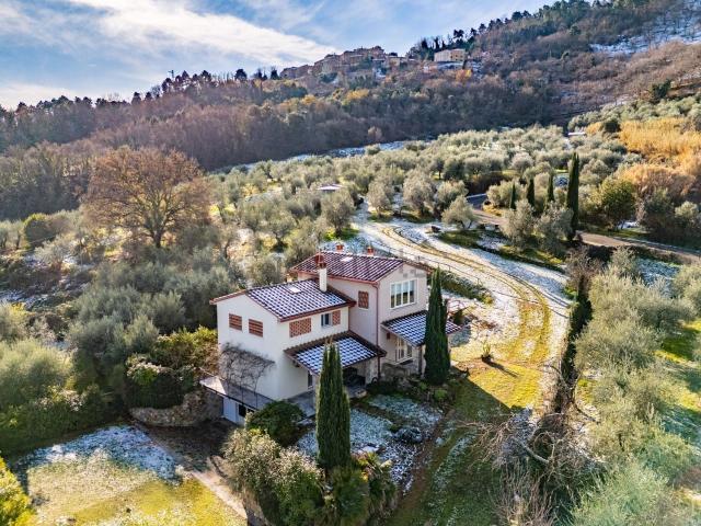 Villetta indipendente in vendita di 230 m² in Via del Monte Vaso