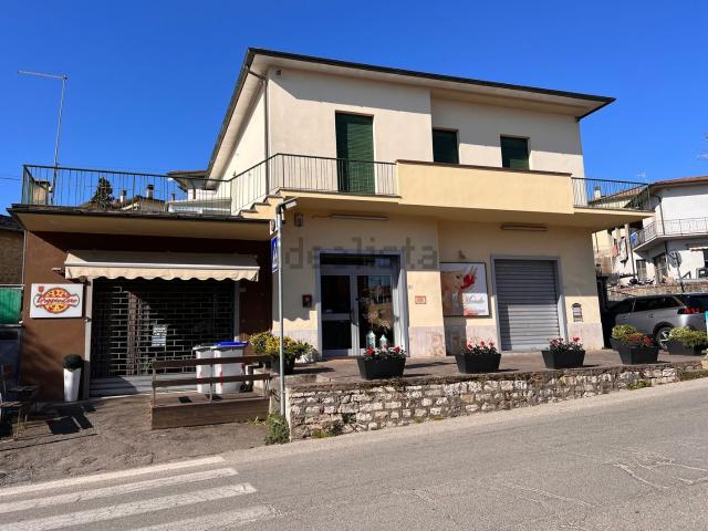 Villetta indipendente in vendita di 230 m² in Via del Crocifisso, 3