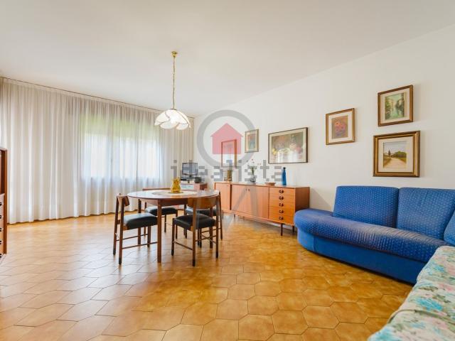Villetta indipendente in vendita di 230 m² in Via dell&apos Artigliere