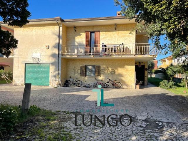 Villetta indipendente in vendita di 230 m² in Via dell&apos Irto