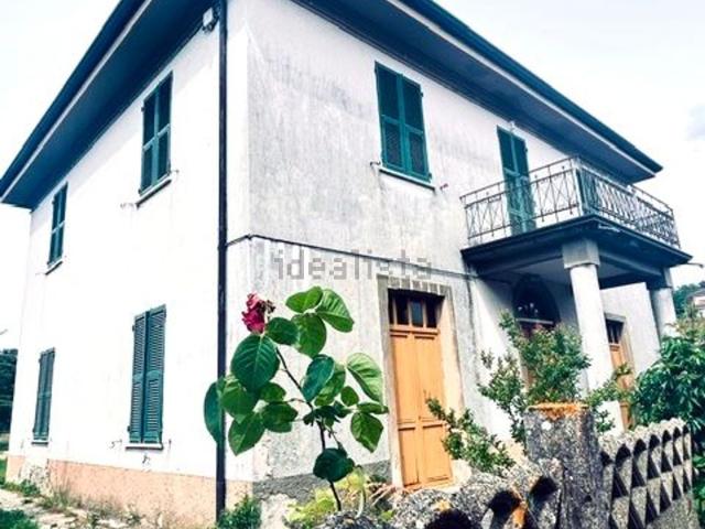 Villetta indipendente in vendita di 230 m² in Via della Chiesa, 4