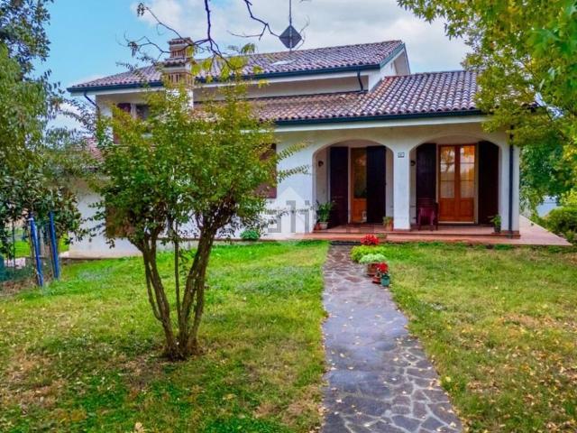 Villetta indipendente in vendita di 230 m² in Via delle Ville, 74
