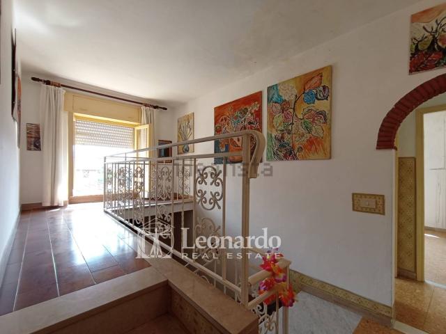 Villetta indipendente in vendita di 230 m² in Via di Contra