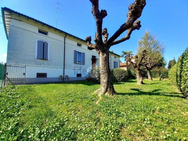 Villetta indipendente in vendita di 230 m² in Via Emilia Interna, 187