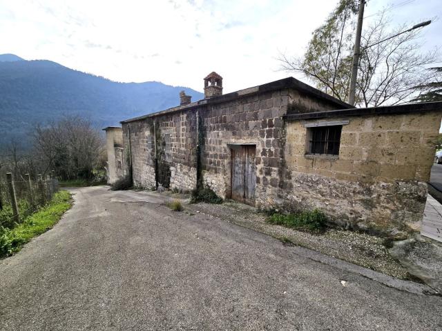 Villetta indipendente in vendita di 230 m² in Via Fabio Massimo
