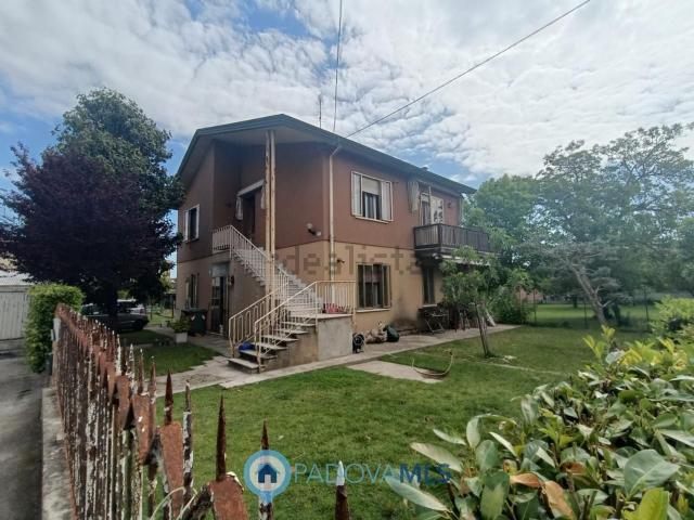 Villetta indipendente in vendita di 230 m² in Via Faliero Ordelaffo