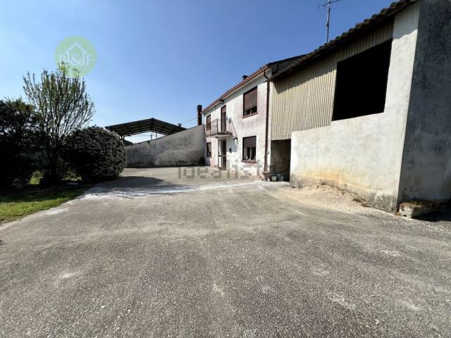 Villetta indipendente in vendita di 230 m² in Via Oni, 17