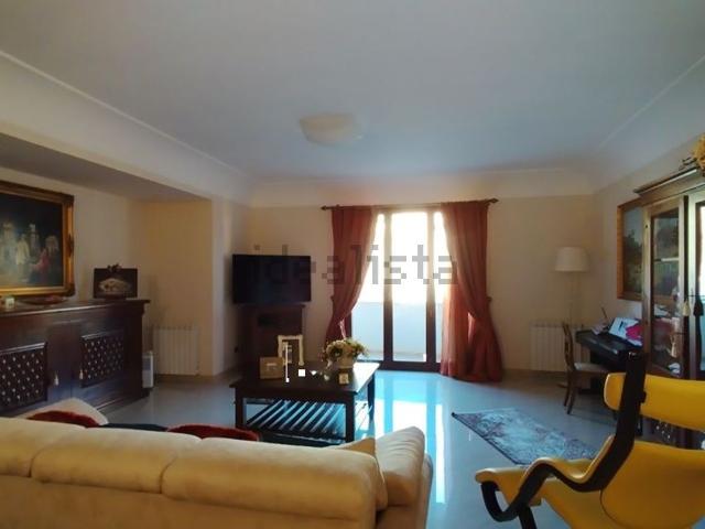 Villetta indipendente in vendita di 230 m² in Via Marsala