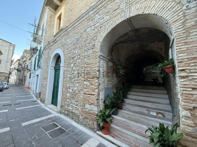 Villetta indipendente in vendita di 230 m² in Via Menotti de Francesco