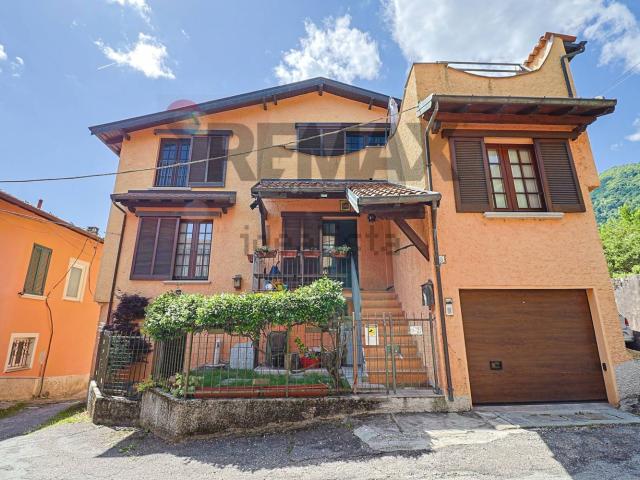 Villetta indipendente in vendita di 230 m² in Via N. Sauro, 18