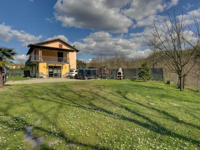 Villetta indipendente in vendita di 230 m² in Via Serravalle, 19