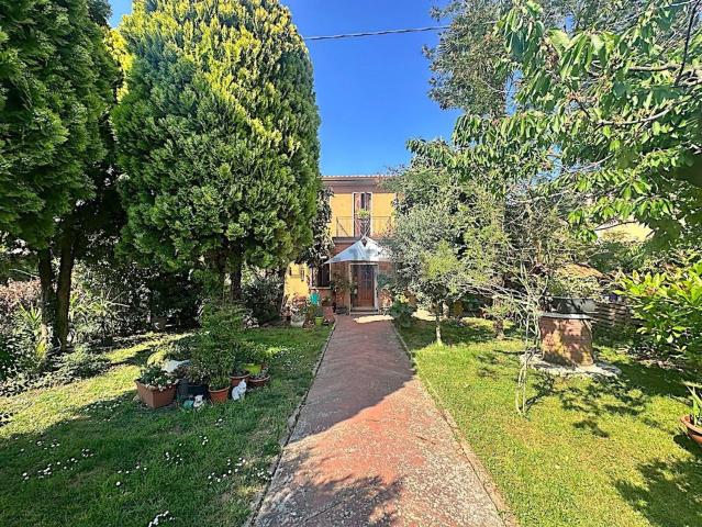 Villetta indipendente in vendita di 230 m² in Via Postumia, 78