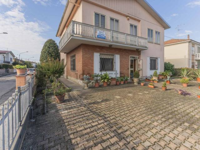 Villetta indipendente in vendita di 230 m² in Via Pasta, 16