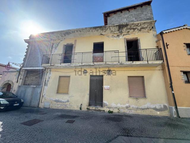 Villetta indipendente in vendita di 230 m² in Via Pietro Maroncelli