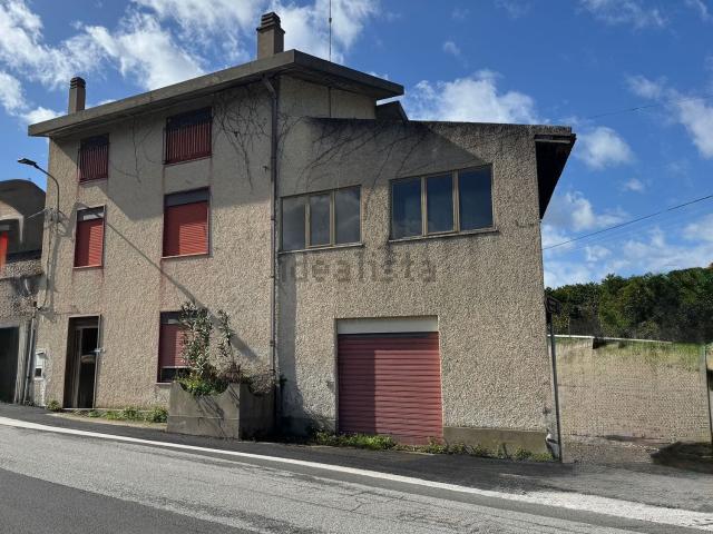 Villetta indipendente in vendita di 230 m² in Via Principe di Piemonte