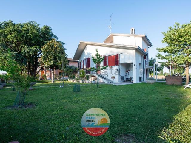Villetta indipendente in vendita di 230 m² in Via Roma, 10