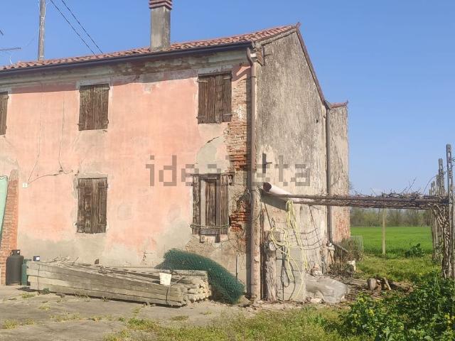 Villetta indipendente in vendita di 230 m² in Via Rambosola
