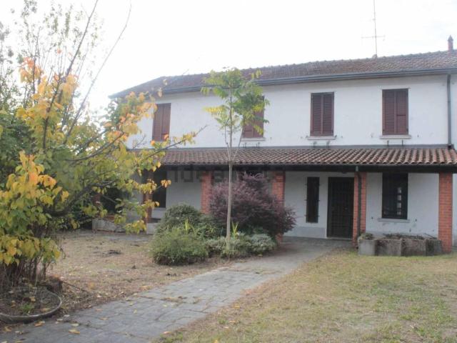 Villetta indipendente in vendita di 230 m² in Via XXV Aprile